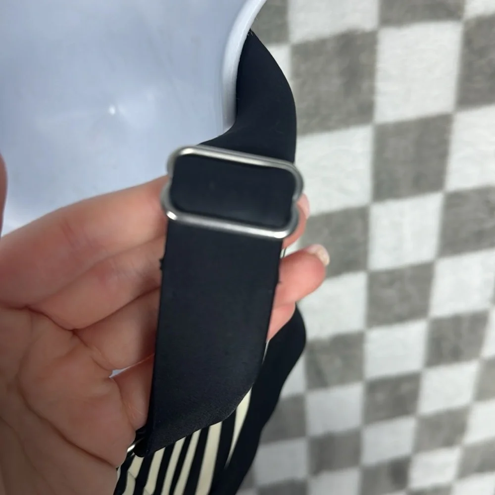 Athleta stripped wired swim top 36 B/C